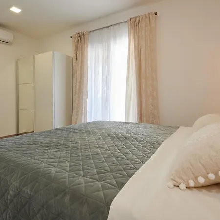 Villa Lilly Kaštel Novi