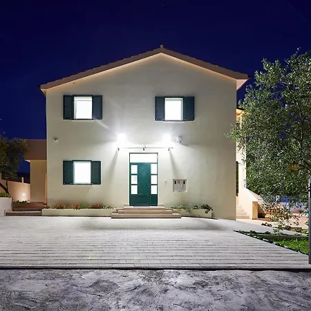 Villa Lilly Kaštel Novi
